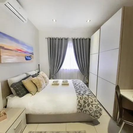 Cozy Rooms - Great Bus Connections - Free Parking Mosta Exterior photo