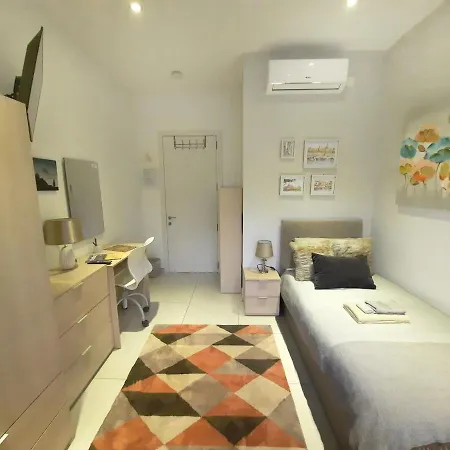 Cozy Rooms - Great Bus Connections - Free Parking Mosta Exterior photo