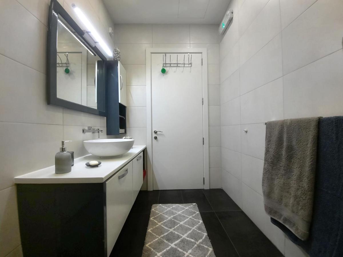 Homestay Cozy - Great Bus Connections - Free Parking