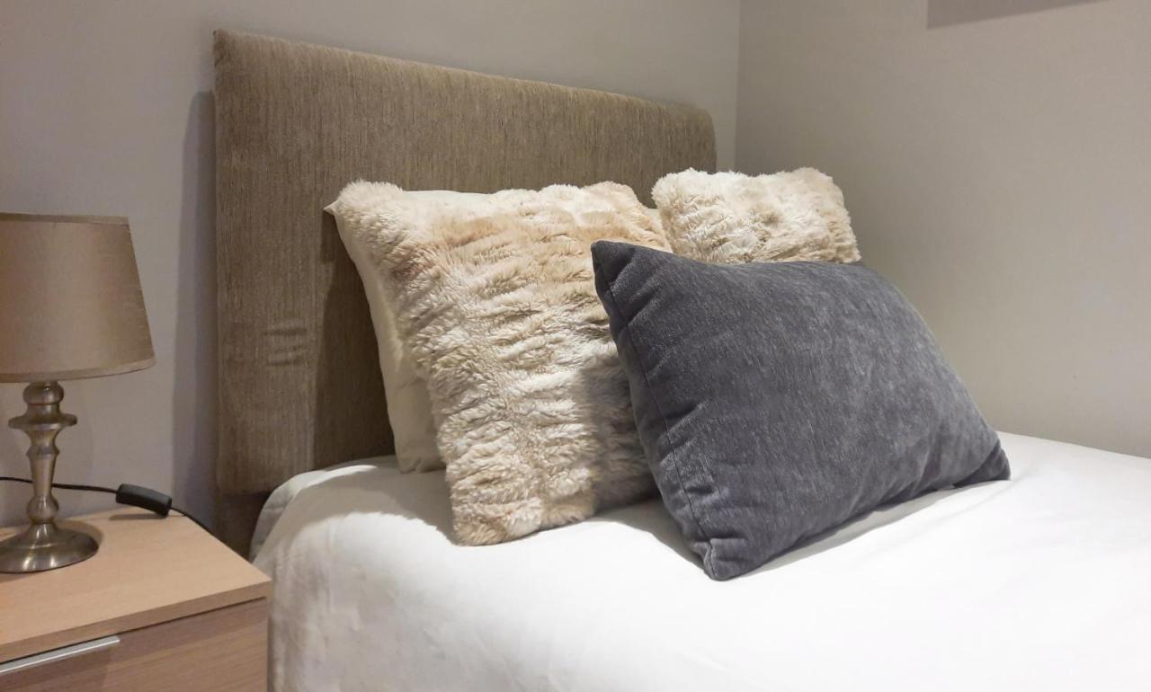 Homestay Cozy - Great Bus Connections - Free Parking Mosta
